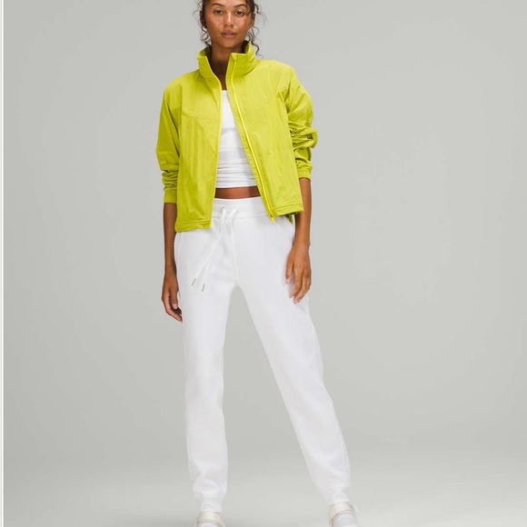 Lululemon light weight hooded jacket size 4 - Picture 2 of 9